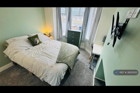 Bedroom 1 - Couples Double Room