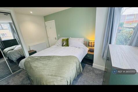 Bedroom 1 - Couples Double Room