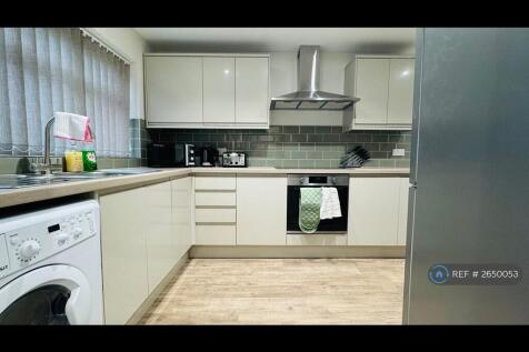 Shared Kitchen/Breakfast Room