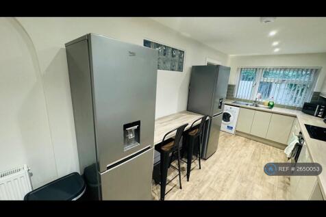 Shared Kitchen/Breakfast Room
