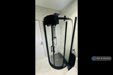 Shared 1st Floor Shower Room