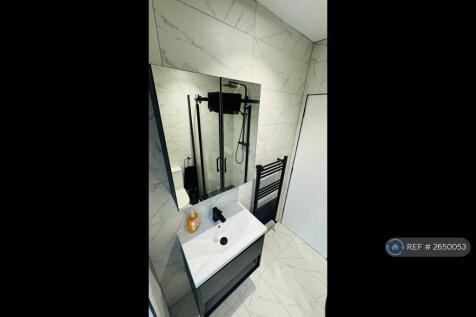Shared 1st Floor Shower Room