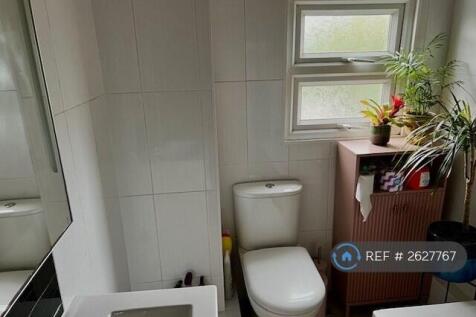 Upstairs Family Bathroom