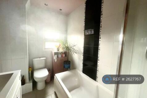 Upstairs Family Bathroom