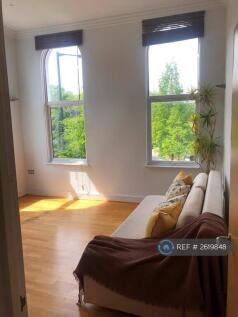 One Bed Apartment Pub Conversión In Hackney Wick