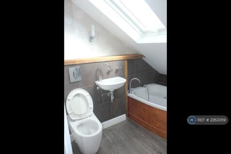 En-Suite To Bathroom