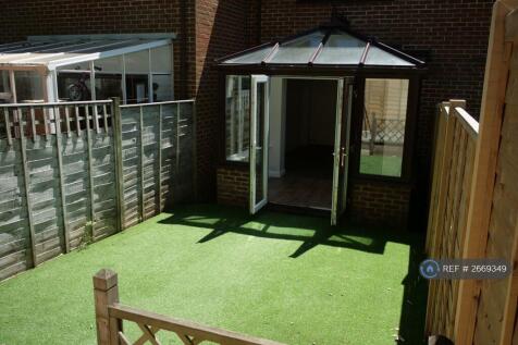 Lovely Garden With Astro Turf And Patio Area