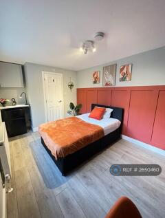 Bedroom 1 - Ground Floor Room