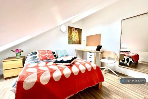 Room 6 Gorgeous Attic Room 