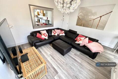 More Views Of The Relaxing Communal Areas 