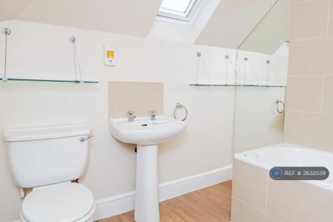 Main Bathroom Upstairs