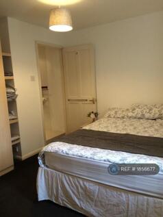 Bedroom1 With Kingbed