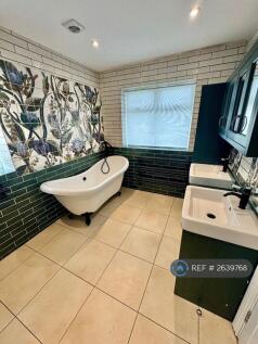 Unique Family Bathroom!