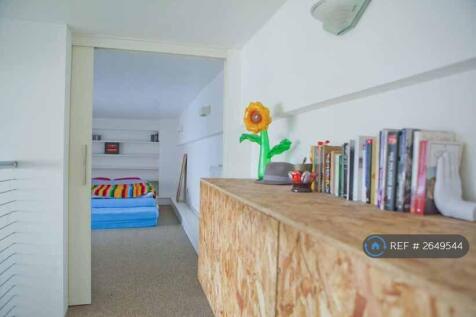 Main Bedroom Landing