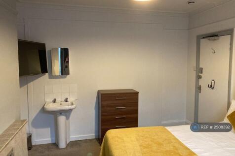 Room 1 - Available 1st November