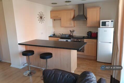 Living Room &amp; Kitchen 2