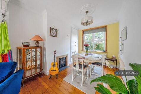 Open Plan Dining / Office Space 