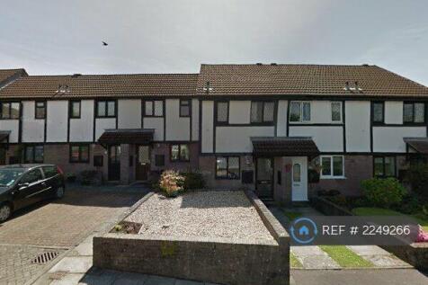 Front View Of House &amp; Garden