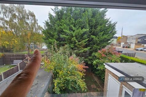 Views Of The Garden Access To The Park