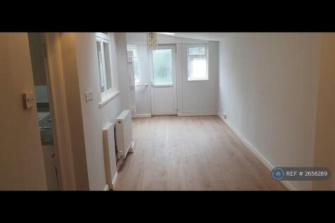 Large Rear Dinning/Utility Room To Garden