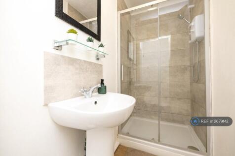 Separate Shower Room