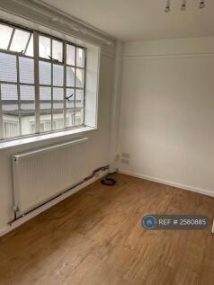 Tv Points/Sky In Lounge