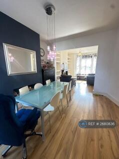 Open Plan Living And Dinning Room