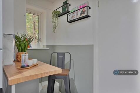 Single Dining Breakfast Bar