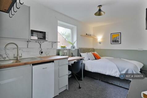 Room 5 Bedroom (With Ensuite)