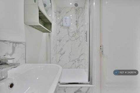 Rooms 1 &amp; 2 Shower (Downstairs)