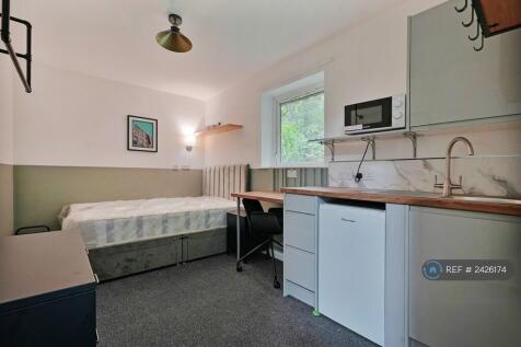 Rooms Available Without Decor