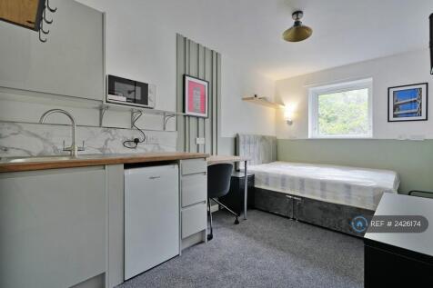 Rooms Available Without Decor