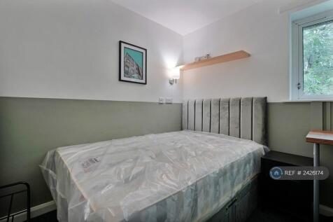 Rooms Available Without Decor