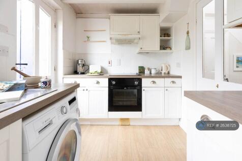 Kitchen With Washing Machine&amp;Slim Line Dishwasher 
