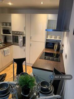 Fully Fitted Kitchen