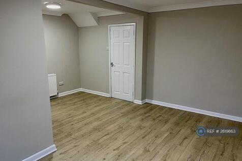 Living Room / Dining