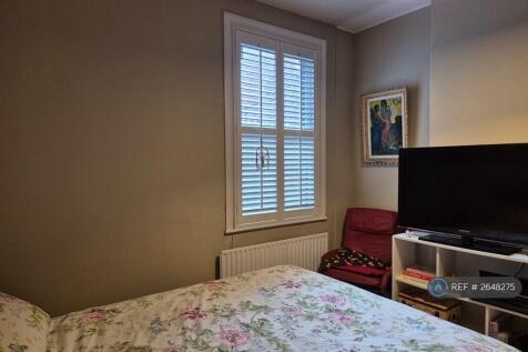 Natural Light &amp; Privacy With Wood Blinds