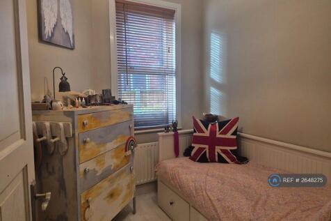 2nd Bedroom With Ample Storage 