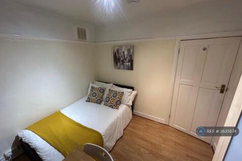 Bedroom View 4 &amp; Wardrobe, Table And Side Table 