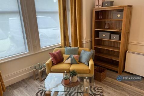 Stylish Solid Oak Furniture And Furnishings