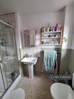 Ensuite To Bedroom One
