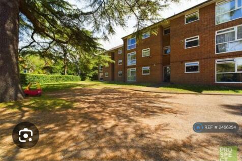 Building Next Bus Stop