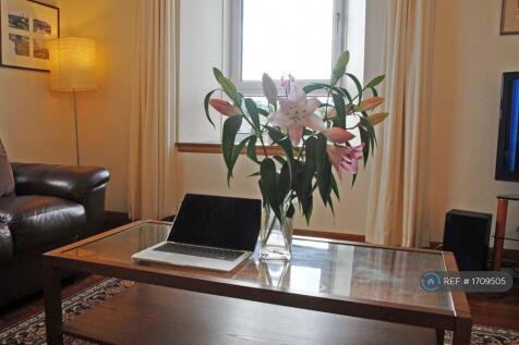 Sitting Room . Entire Housefast Internet Included 