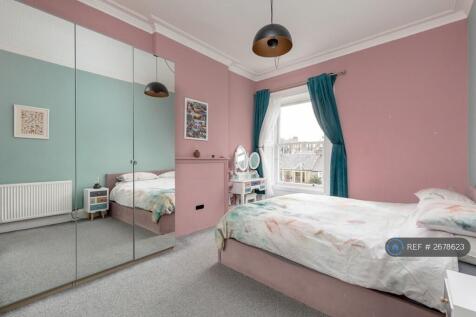 Master Bedroom With Built In Wardrobes