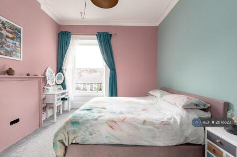 Master Bedroom With Super Kingsize Bed