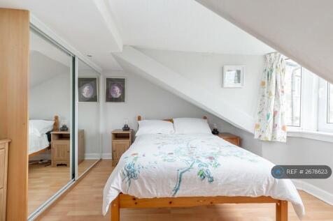 2nd Bedroom With Built In Wardrobe