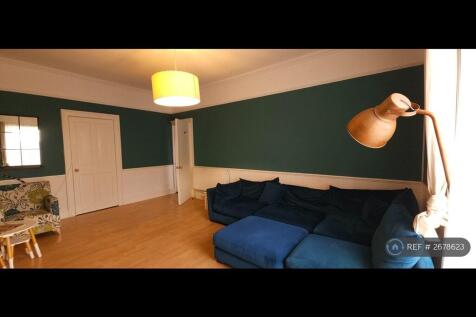 Large Lounge With Comfortable Sofa