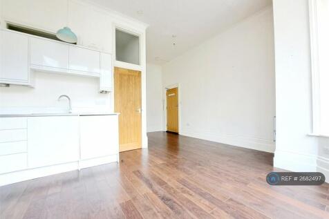 Open Plan Living Room/Kitchen 4