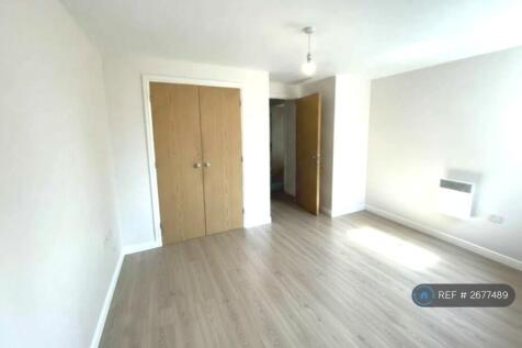 Master Bedroom With Fitted Wardrobe