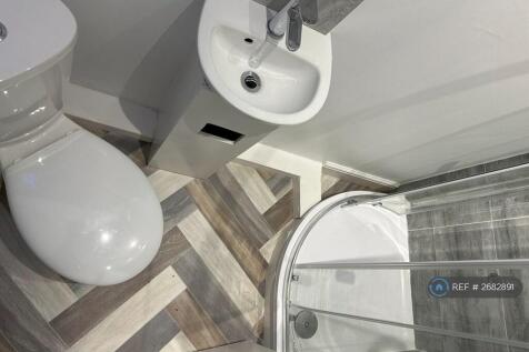 Bedroom With Ensuite And Kitchenette